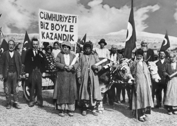 Bizlere Yeni Bir Cumhuriyet Gerek!