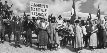 Bizlere Yeni Bir Cumhuriyet Gerek!