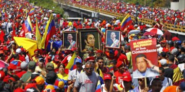 Kahrolsun Emperyalizm! Venezuela Halkı Yalnız Değildir!