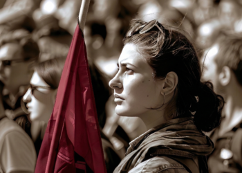 Yaşasın 8 Mart Dünya Emekçi Kadınlar Günü, Yaşasın Sosyalizm!